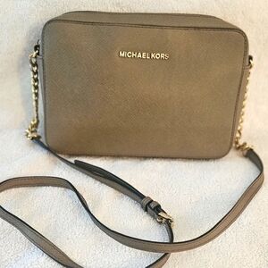 Michael Kors  Cocoa Brown Leather Crossbody / Shoulder Bag Gold Chain Detail